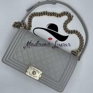 ❌SOLD ❌❤️ Chanel boy (old medium) light Gray LGHW 21A ❤️